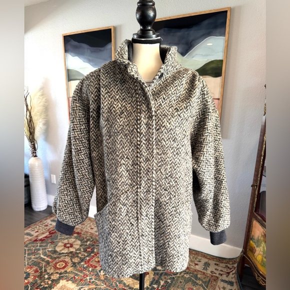 Vintage Jackets & Blazers - Vintage Gray and cream Herringbone Wool Coat